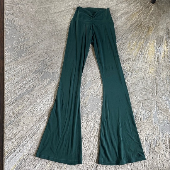 Aerie Real Me High waisted Crossover Flare Legging ruched green pull on small - Picture 5 of 8